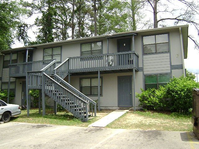 1st image of 301 Dixie Dr APT F3