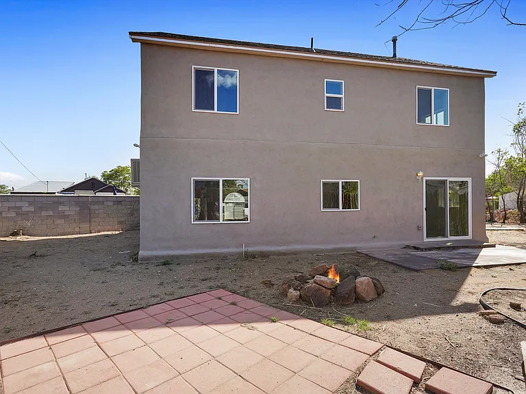 915 Kinley Ave NW — Photo 39