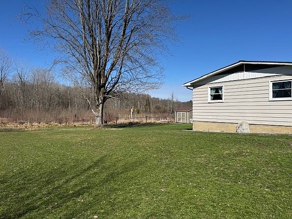 5th image of 301 Maple St