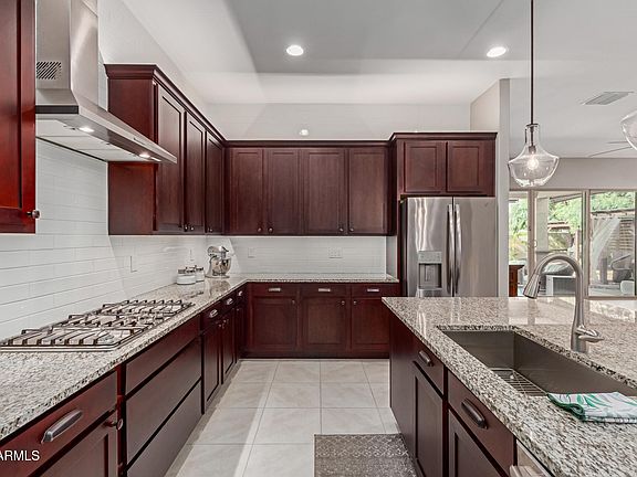 3rd image of 1036 W SIEBOLD TREE Avenue