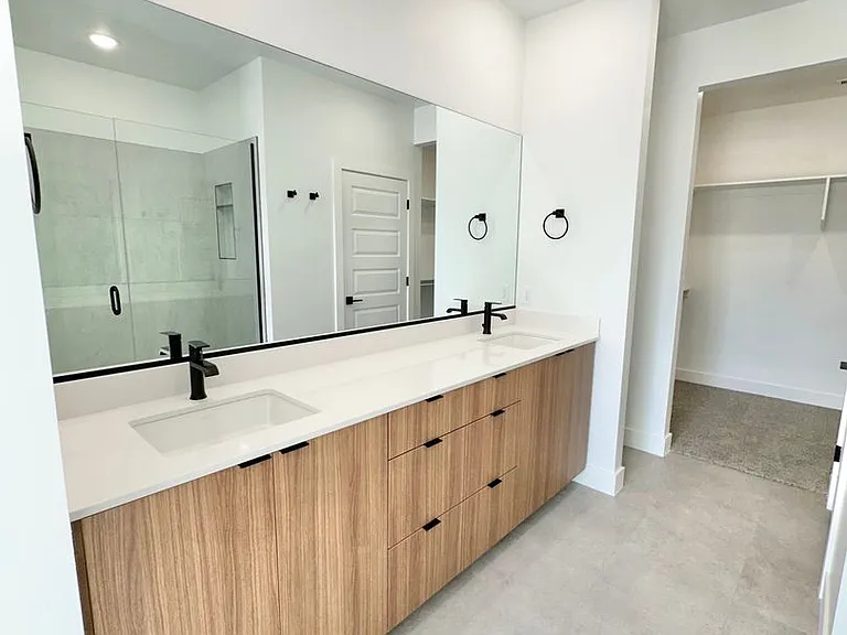 329 S 1930 W — Photo 29