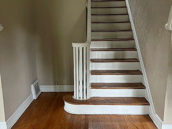 4th image of 1822 Vassar Ave