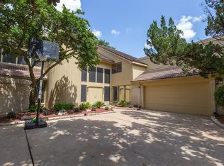 1703 Overland Pass Dr, Sugar Land, TX 77478
