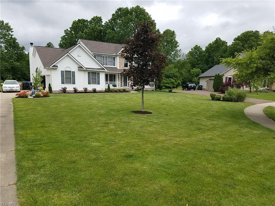 1st image of 202 Ravenshollow Dr