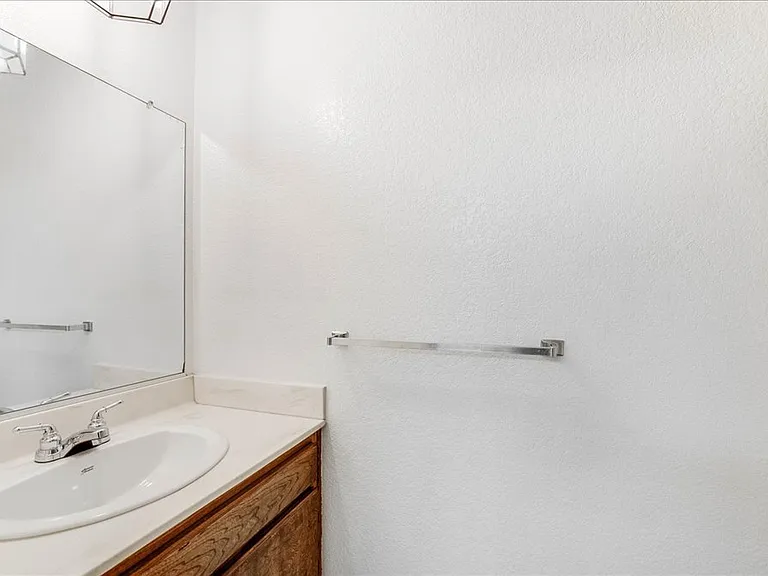 636 E Harvard Rd #C — Photo 13