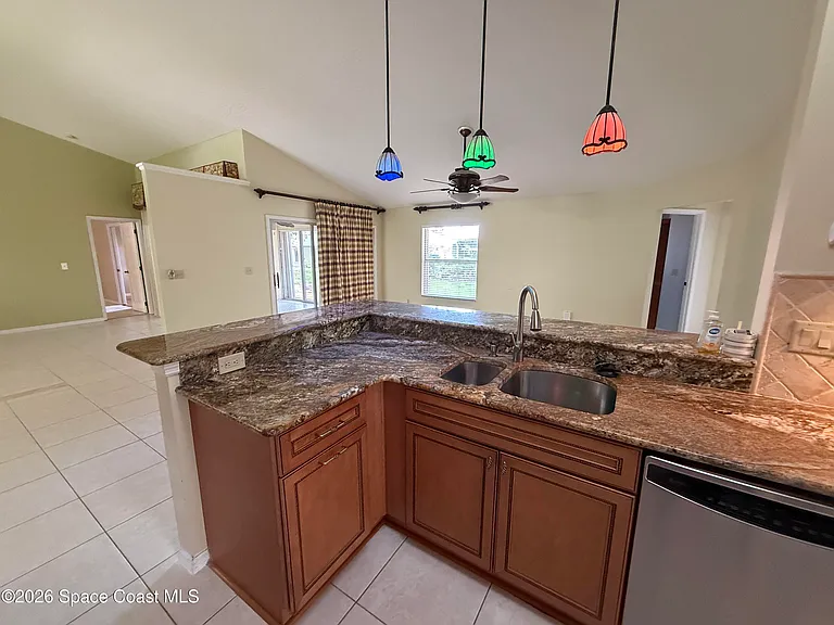 925 Falls Trl — Photo 8