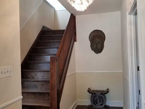 4th image of 2626 East Ave