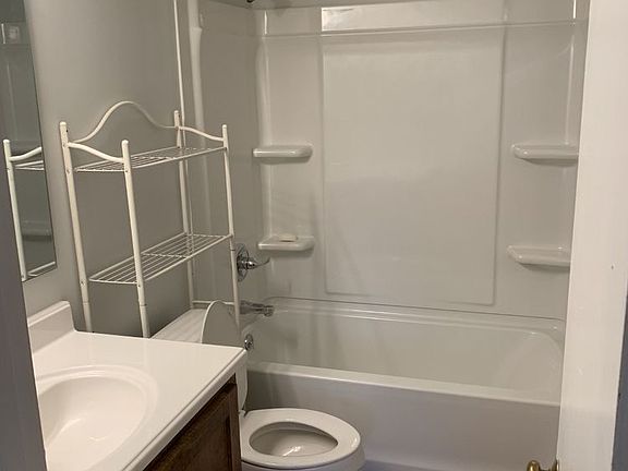 4th image of 1600 Park Cir APT 817-1