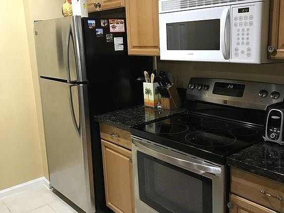 4th image of 630 S Sapodilla Avenue #PH02