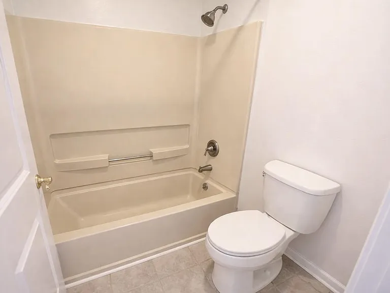 8503 Falls Run Rd #B — Photo 21