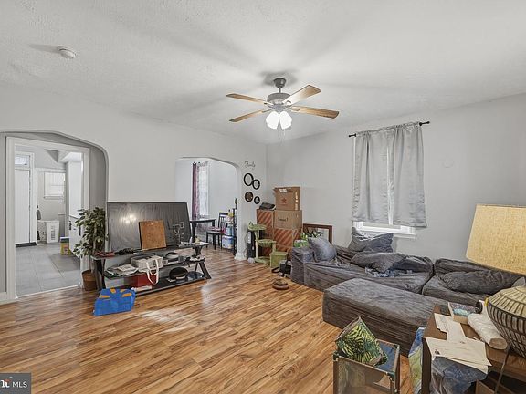 5th image of 610 Winston Ave