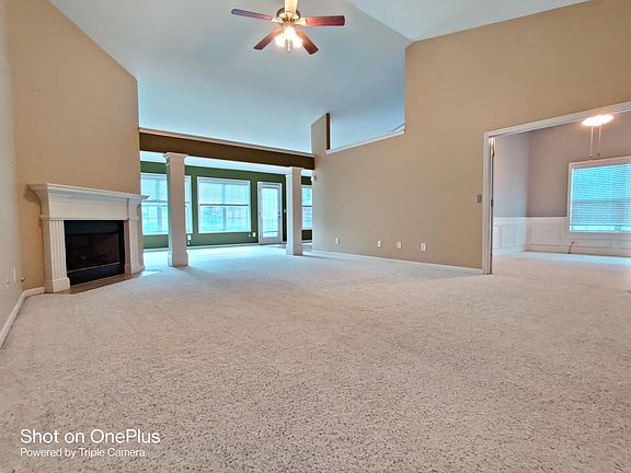 5th image of 1352 Fountain Lakes Dr
