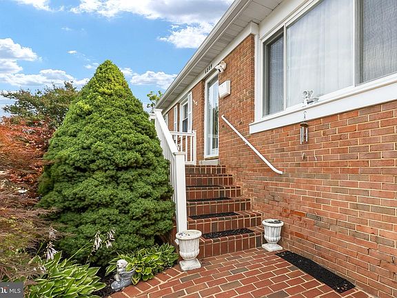 5th image of 4209 Evergreen Dr
