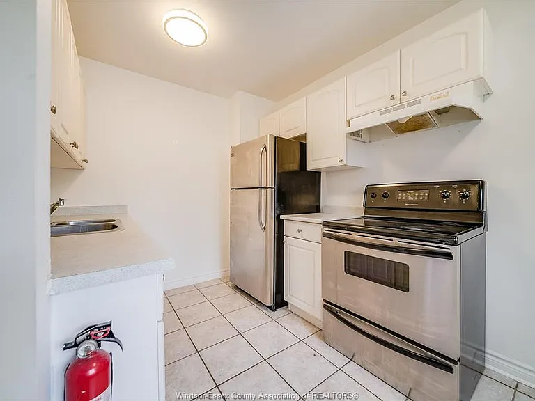 5486 Lassaline Ave — Photo 13