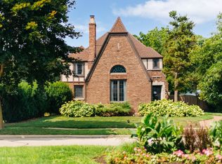 5221 N Santa Monica Blvd, Whitefish Bay, WI 53217