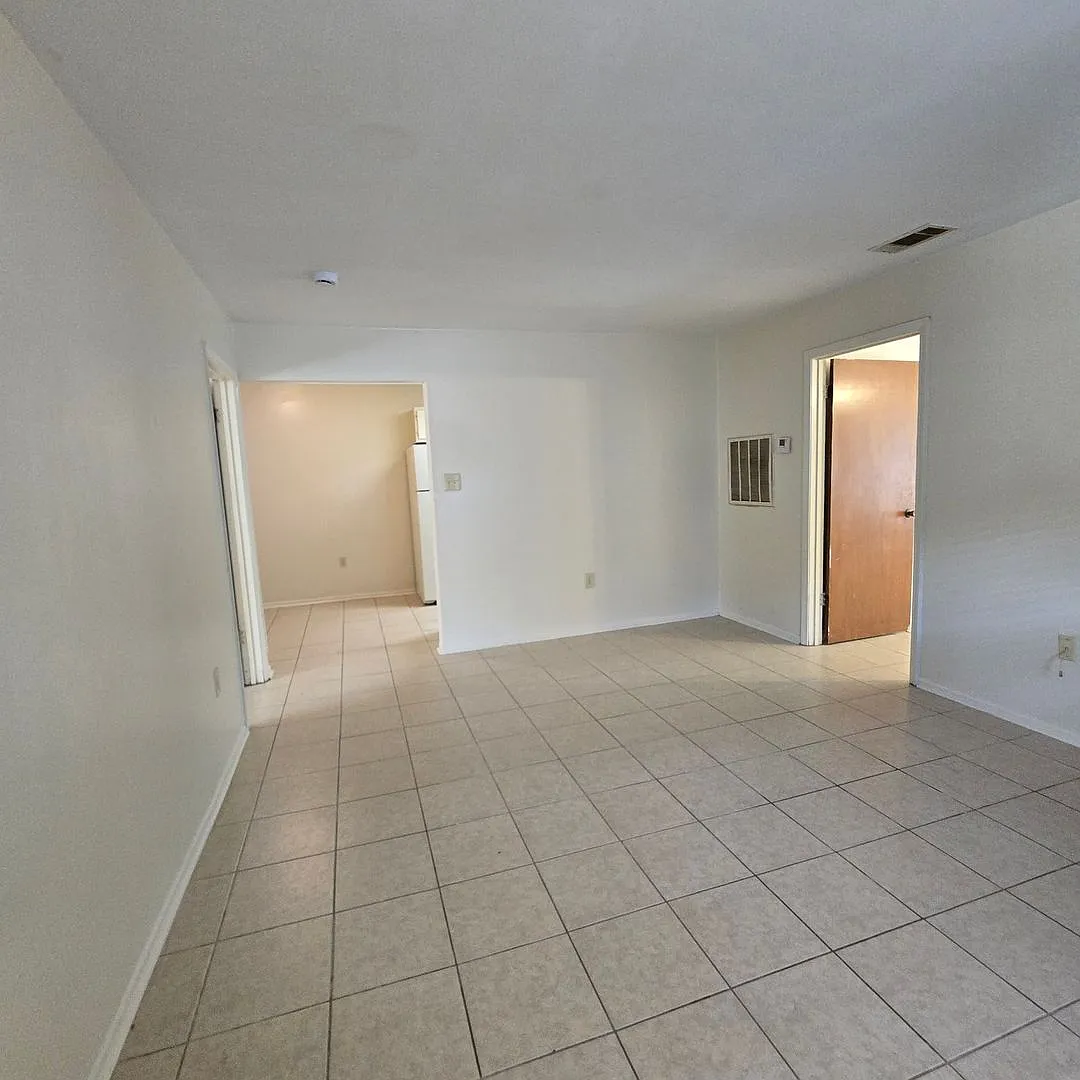 8556 Leake Ave — Photo 1