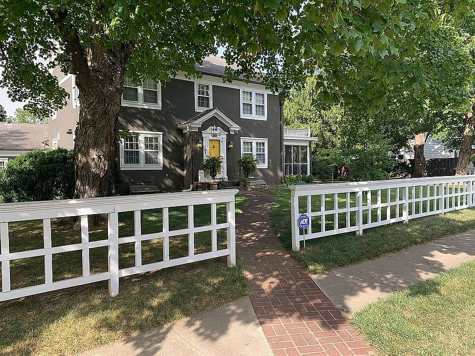 2nd image of 701 E University St