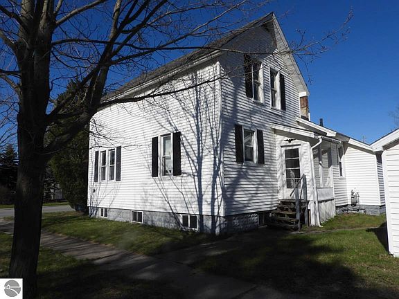 3rd image of 171 8th St