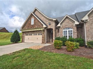 1001 Plantation Village Dr, Clemmons, NC 27012