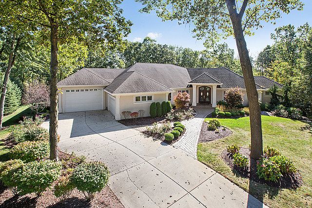 1st image of 14025 W Austrian Ct
