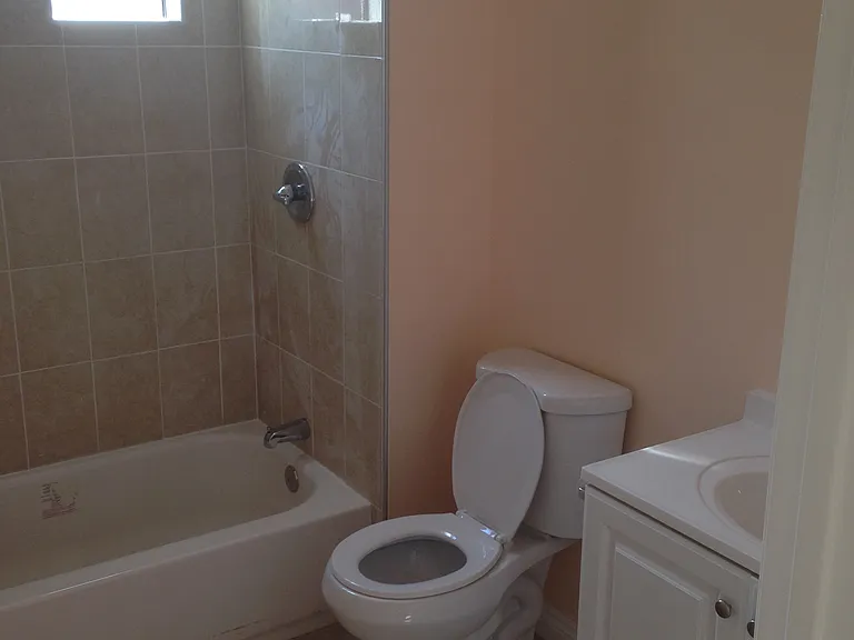 607 N Summit Ave — Photo 4