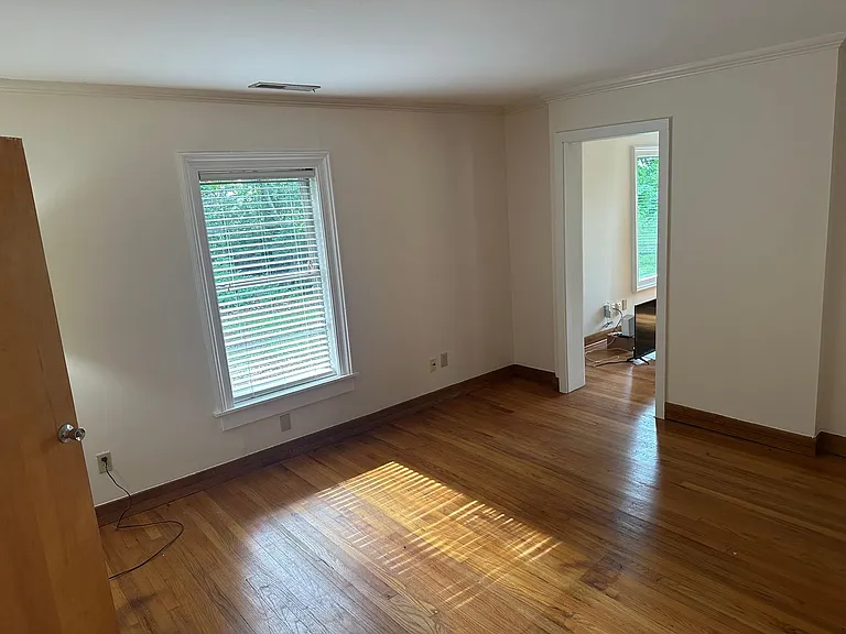 460 W Ravenswood Ln — Photo 15