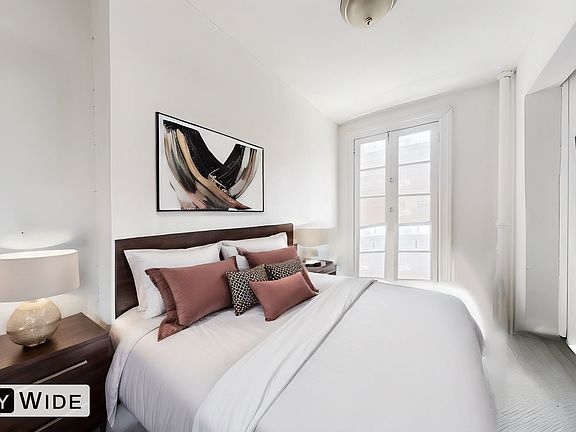 4th image of 61 E 66th St #5C