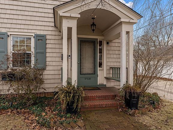 4th image of 610 Camlin Ave