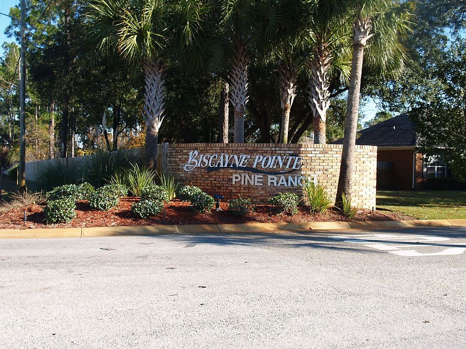 Biscayne Pointe Entrance