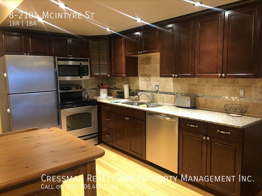 1st image of 2104 McIntyre St #8