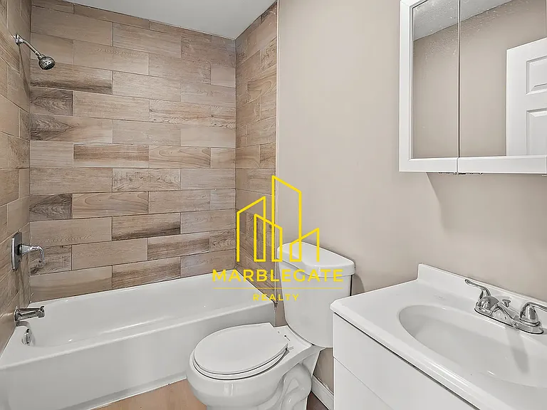 113 E Main St #22 — Photo 9