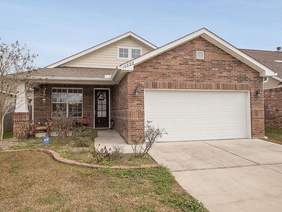 1st image of 14022 Waterford Cir
