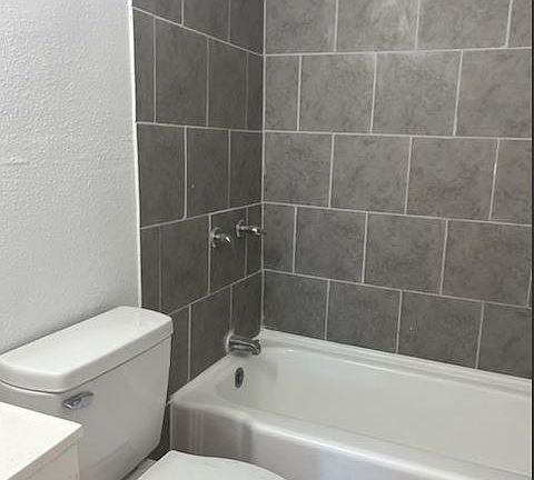 5th image of 315 Washington St #D