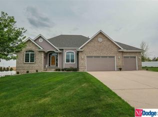 4003 Fox Ridge Cir, Bellevue, NE 68123