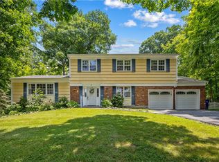 55 Sunset Dr, North Salem, NY 10560