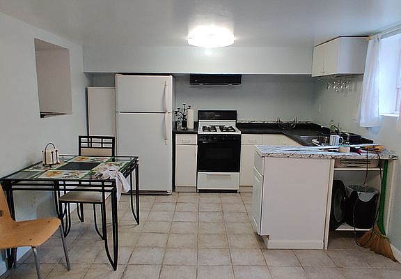 3rd image of 23-23 Crescent St #1