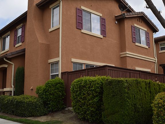 5th image of 39692 Princeton Way Unit B