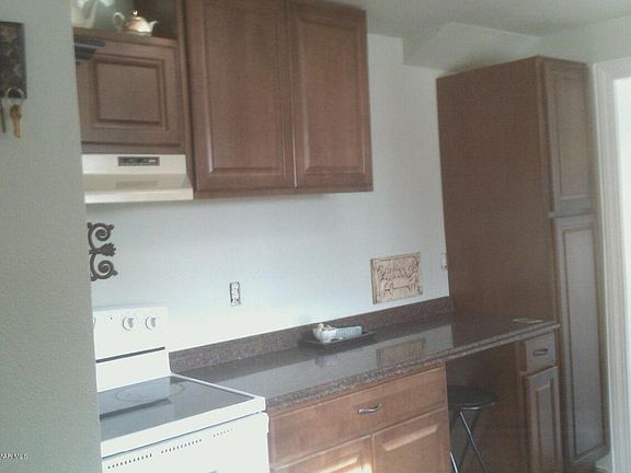 3rd image of 732 Vance Ave S