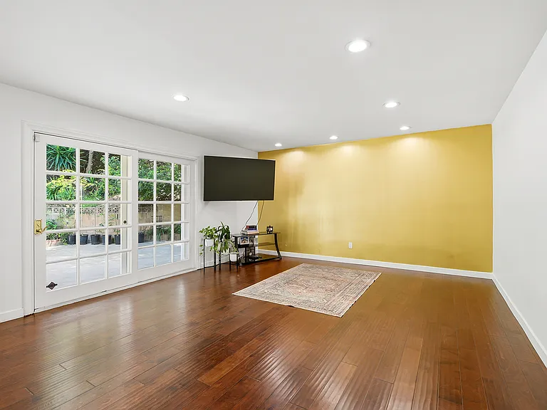 17092 Escalon Dr — Photo 12