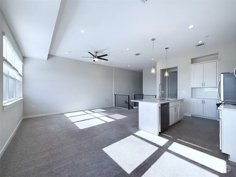 12001 Vista Parke Dr #904 — Photo 7