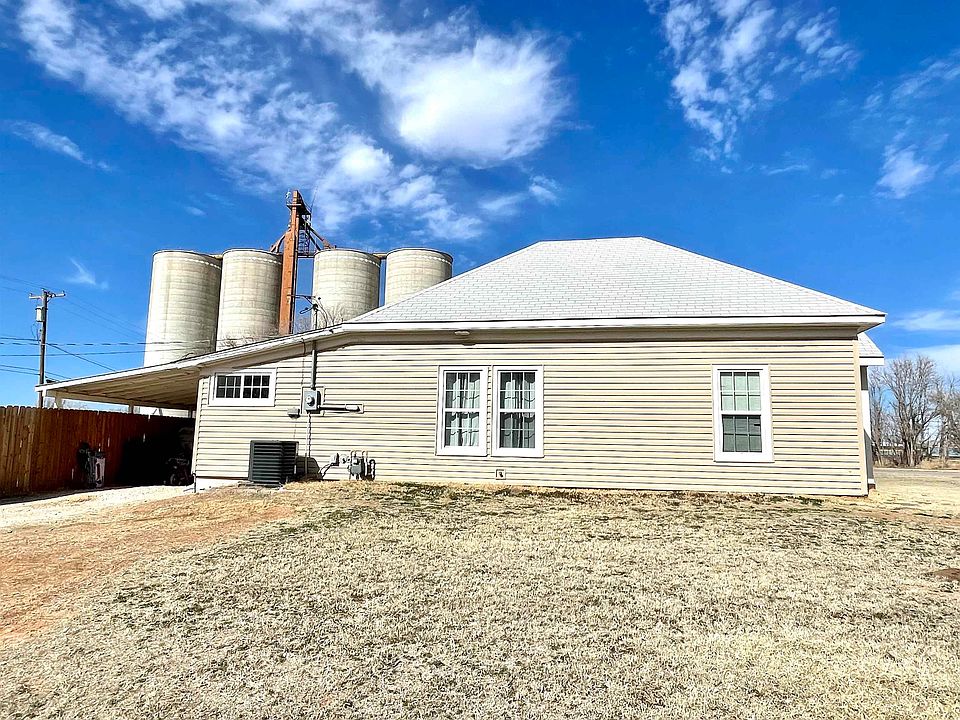 121 S Krouth St, Mooreland, OK 73852 MLS 20230186 Zillow
