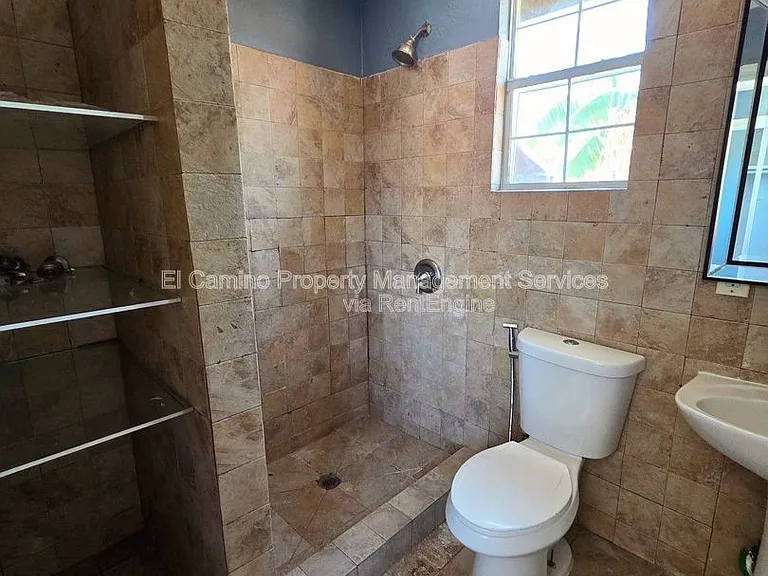 6010 Greenwood Ave #A — Photo 2