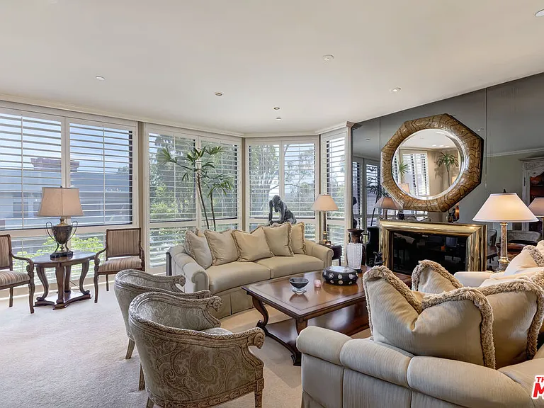 300 N Swall Dr #457 — Photo 4