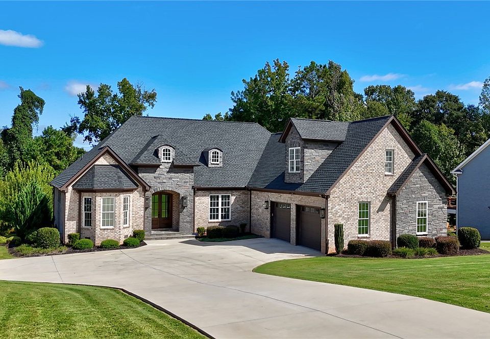 1st image of 305 Merriman Trl
