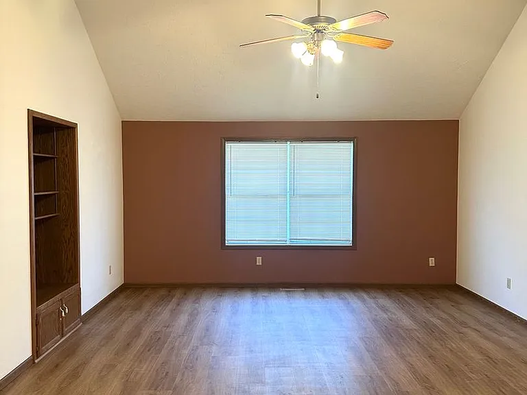 3115 W Raynell St — Photo 4