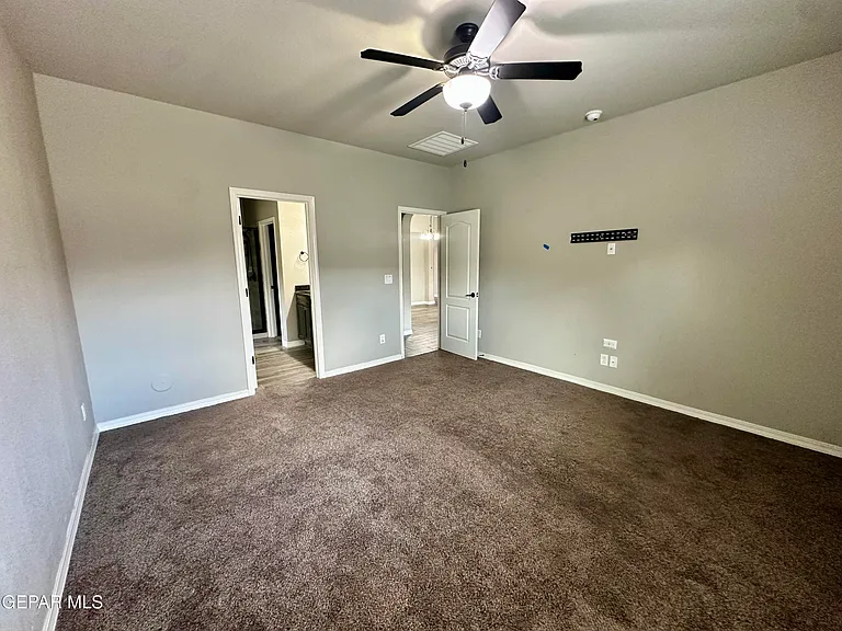 7785 Enchanted Circle Dr — Photo 16
