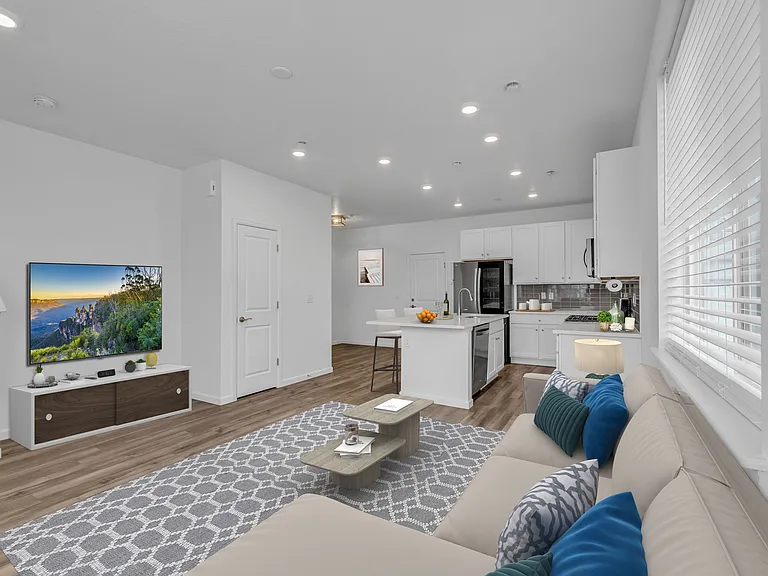 18152 Caffey Dr — Photo 1
