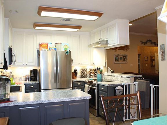 5th image of 612 Sandstone Ln