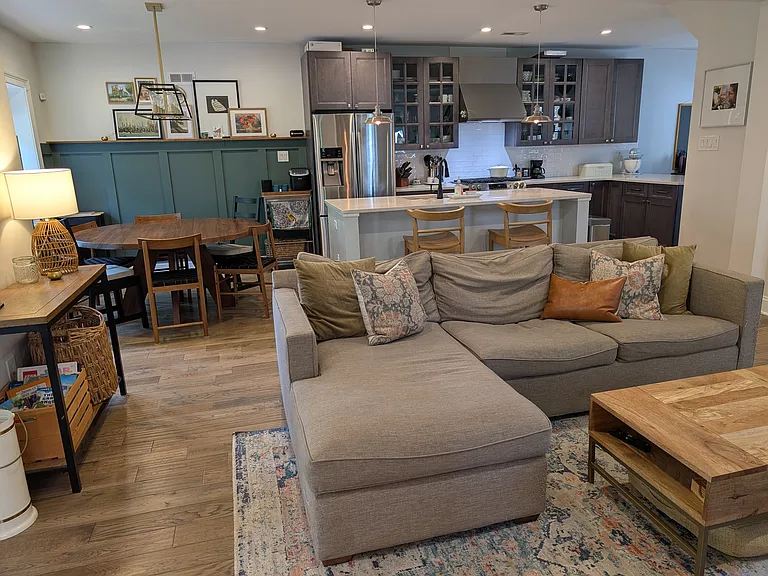 7044 Lincoln Dr — Photo 4
