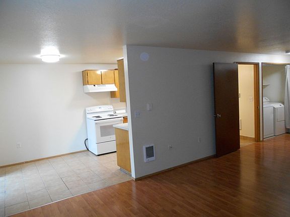 3rd image of 9327-9347 SE Ramona St #9323